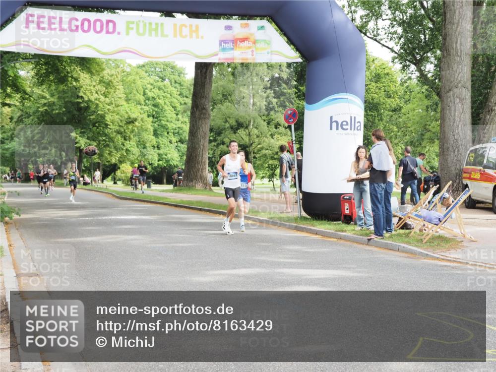 29.06.2025 - hella hamburg halbmarathon MichiJ http://msf.ph/oto/8163429 29.06.2025 10:13:11 Zwischen KM18-KM19 4128, 4571 meine-sportfotos.de