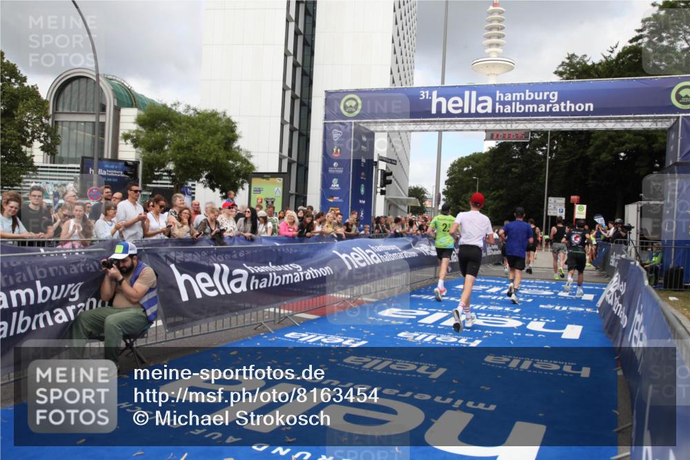 29.06.2025 - hella hamburg halbmarathon Michael Strokosch http://msf.ph/oto/8163454 29.06.2025 10:33:24 Ziel 1959, 4679, 7723, 9047, 14167, 16881, 17175, 17489, 18455 meine-sportfotos.de