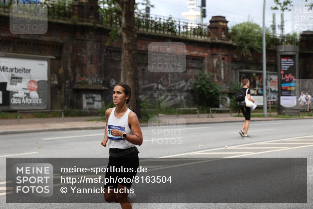 29.06.2025 - hella hamburg halbmarathon Yannick Fuchs http://msf.ph/oto/8163504 29.06.2025 10:39:46 20KM 2188, 2270, 2367, 2470, 4277, 4997, 5623, 5648, 5706, 6054, 6375, 6819, 6831, 7056, 7087, 7167, 7325, 7709, 8374, 9105, 9710, 9720, 10064, 10741, 11291, 11688, 11821, 12643, 12783, 13919, 14374, 14764, 15365, 15636, 15651, 15666, 15760, 16617, 16689, 16725, 17544, 17960, 18055, 18185, 18346, 18407, 18638, 18862, 19116 meine-sportfotos.de