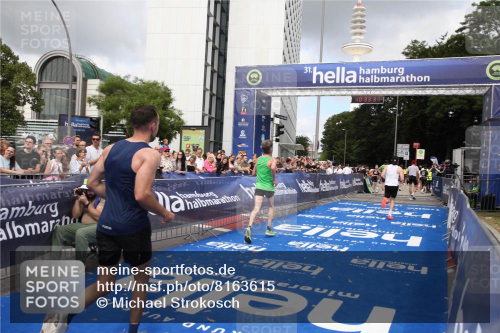 29.06.2025 - hella hamburg halbmarathon Michael Strokosch http://msf.ph/oto/8163615 29.06.2025 10:33:30 Ziel 4602, 8956, 15326, 16931, 17056, 17489, 18731 meine-sportfotos.de