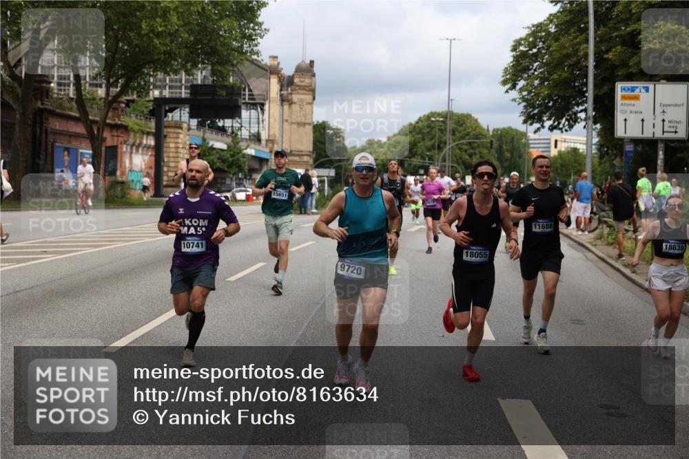 29.06.2025 - hella hamburg halbmarathon Yannick Fuchs http://msf.ph/oto/8163634 29.06.2025 10:39:49 20KM 2188, 2270, 2367, 2470, 2707, 3186, 4277, 5623, 5648, 5706, 6054, 6375, 6819, 6831, 7056, 7087, 7709, 8374, 9105, 9710, 9720, 10064, 10741, 11291, 11688, 11821, 12643, 12783, 13919, 14374, 14385, 14764, 15365, 15636, 15651, 16513, 16617, 16725, 17544, 17960, 18055, 18185, 18346, 18407, 18638, 18862, 18878, 19116 meine-sportfotos.de