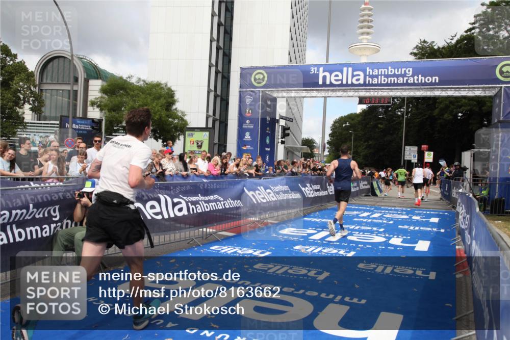 29.06.2025 - hella hamburg halbmarathon Michael Strokosch http://msf.ph/oto/8163662 29.06.2025 10:33:32 Ziel 4602, 8956, 15326, 16931, 17056, 17489, 18731 meine-sportfotos.de