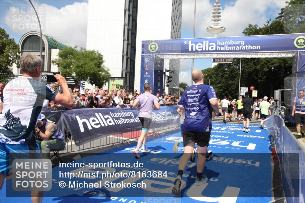 29.06.2025 - hella hamburg halbmarathon Michael Strokosch http://msf.ph/oto/8163684 29.06.2025 11:39:28 Ziel 3046, 6289, 8282, 9468, 12394, 14299, 14955, 15084, 15194, 15964, 16289, 16394, 16941, 16945, 18596 meine-sportfotos.de