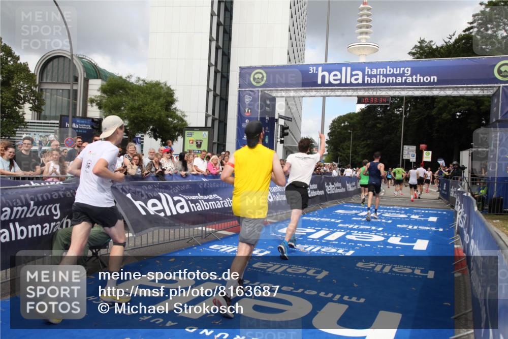 29.06.2025 - hella hamburg halbmarathon Michael Strokosch http://msf.ph/oto/8163687 29.06.2025 10:33:33 Ziel 4602, 8956, 15326, 16931, 17056, 17489, 18731, 18854 meine-sportfotos.de