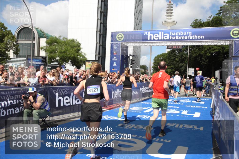 29.06.2025 - hella hamburg halbmarathon Michael Strokosch http://msf.ph/oto/8163709 29.06.2025 11:39:32 Ziel 1036, 3127, 5691, 6289, 8843, 9468, 12394, 14047, 14299, 14955, 15084, 15830, 16289, 16394, 18596 meine-sportfotos.de