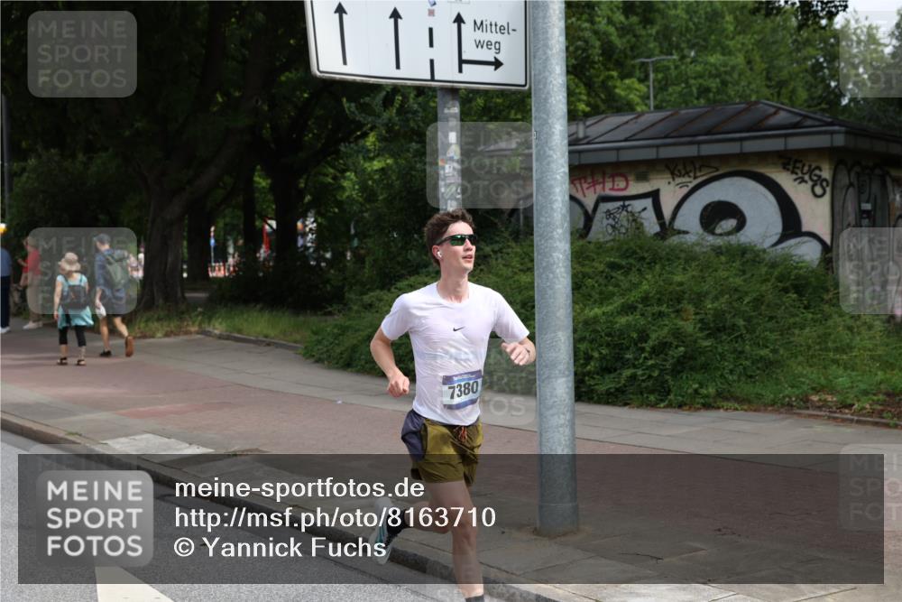 29.06.2025 - hella hamburg halbmarathon Yannick Fuchs http://msf.ph/oto/8163710 29.06.2025 10:21:49 20KM 7380, 12641, 12992, 13780, 14728, 17040, 18692, 19076 meine-sportfotos.de