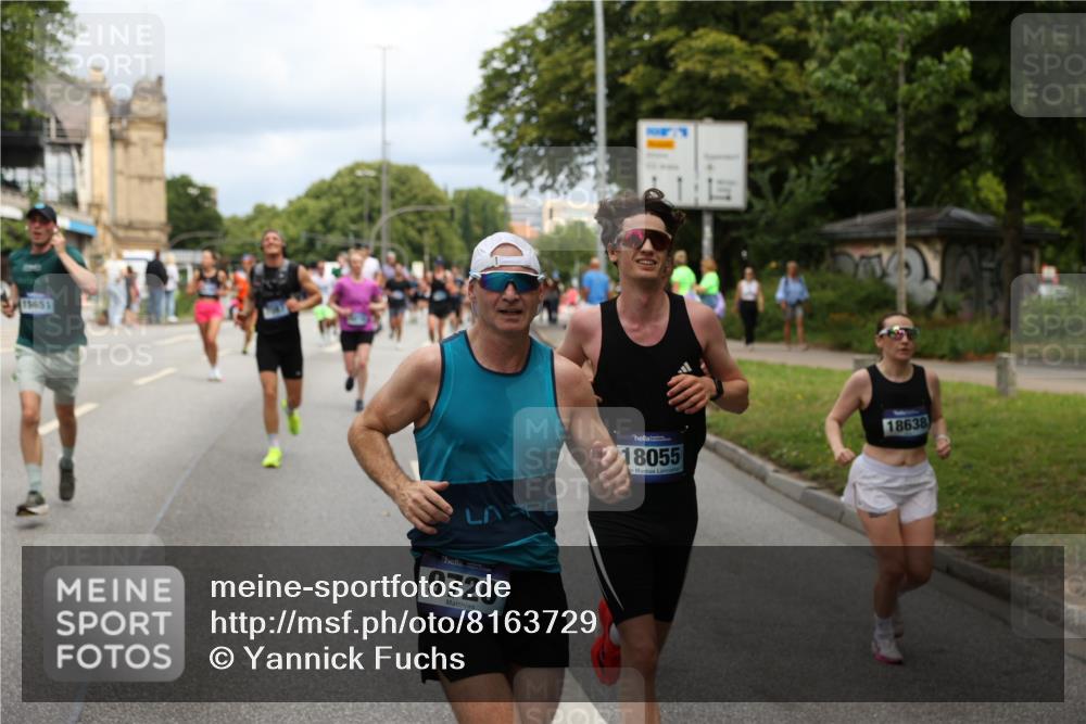 29.06.2025 - hella hamburg halbmarathon Yannick Fuchs http://msf.ph/oto/8163729 29.06.2025 10:39:50 20KM 2188, 2270, 2367, 2470, 2707, 3186, 4277, 5623, 5648, 5706, 6054, 6375, 6819, 6831, 7056, 7087, 7709, 8374, 9105, 9710, 9720, 10064, 10741, 11291, 11688, 11821, 12643, 12783, 13919, 14374, 14385, 14764, 15365, 15563, 15636, 15651, 16513, 16617, 16725, 17544, 17960, 18055, 18185, 18346, 18407, 18638, 18862, 18878, 19116 meine-sportfotos.de