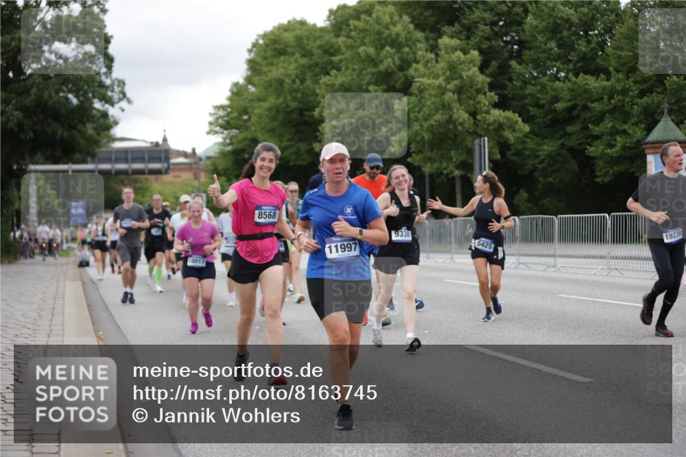 29.06.2025 - hella hamburg halbmarathon Jannik Wohlers http://msf.ph/oto/8163745 29.06.2025 11:04:03 Lombardsbrücke 1491, 1649, 2310, 2321, 3180, 3235, 3335, 3394, 3455, 3528, 3759, 3760, 3793, 4742, 4935, 5425, 5485, 5619, 5766, 5802, 7353, 7438, 8225, 8475, 8476, 8568, 9014, 9218, 9330, 9760, 9797, 10012, 10482, 11254, 11978, 11997, 12118, 12884, 14116, 14151, 14169, 14723, 14748, 14837, 14910, 14960, 16294, 16895, 17420, 18017, 18072, 18073, 18408, 19005, 19238 meine-sportfotos.de