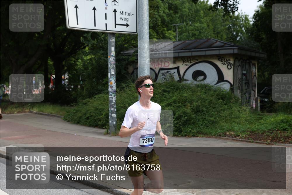 29.06.2025 - hella hamburg halbmarathon Yannick Fuchs http://msf.ph/oto/8163758 29.06.2025 10:21:49 20KM 7380, 12641, 12992, 13780, 14728, 17040, 18692, 19076 meine-sportfotos.de