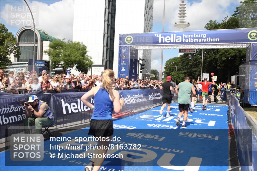 29.06.2025 - hella hamburg halbmarathon Michael Strokosch http://msf.ph/oto/8163782 29.06.2025 11:39:35 Ziel 1036, 2343, 2509, 3127, 3378, 5522, 5523, 5691, 6289, 8843, 11692, 12394, 12887, 14047, 14189, 15830, 16220, 16289, 16658, 18596, 18937 meine-sportfotos.de