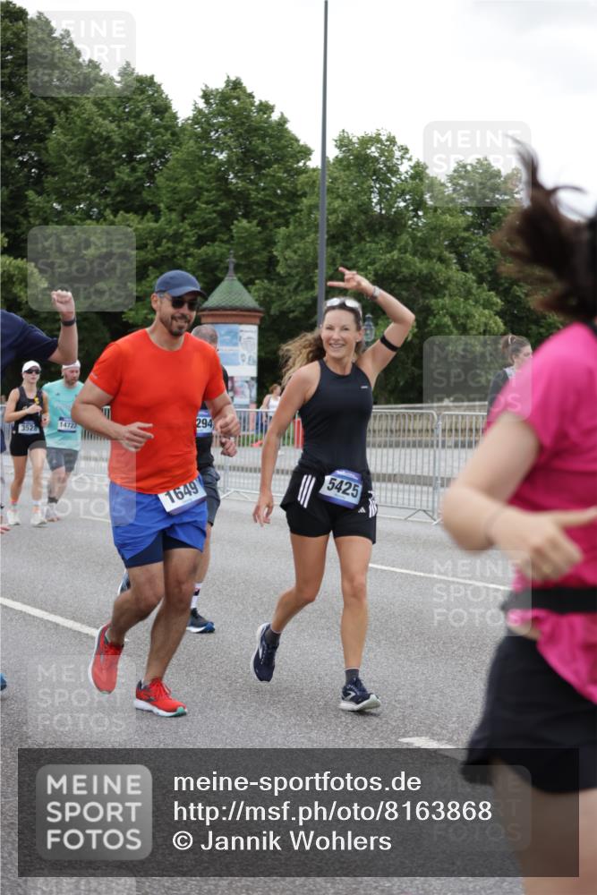 29.06.2025 - hella hamburg halbmarathon Jannik Wohlers http://msf.ph/oto/8163868 29.06.2025 11:04:06 Lombardsbrücke 1491, 1649, 2310, 2321, 3180, 3235, 3335, 3394, 3455, 3528, 3759, 3760, 3793, 4742, 4935, 5425, 5485, 5619, 5766, 6499, 7353, 7438, 8225, 8568, 9014, 9330, 9760, 9797, 10012, 10482, 11254, 11978, 11997, 12884, 14116, 14151, 14169, 14723, 14748, 14837, 14910, 14960, 16294, 16895, 17420, 18017, 18072, 18073, 18085, 18408, 19005, 19238 meine-sportfotos.de