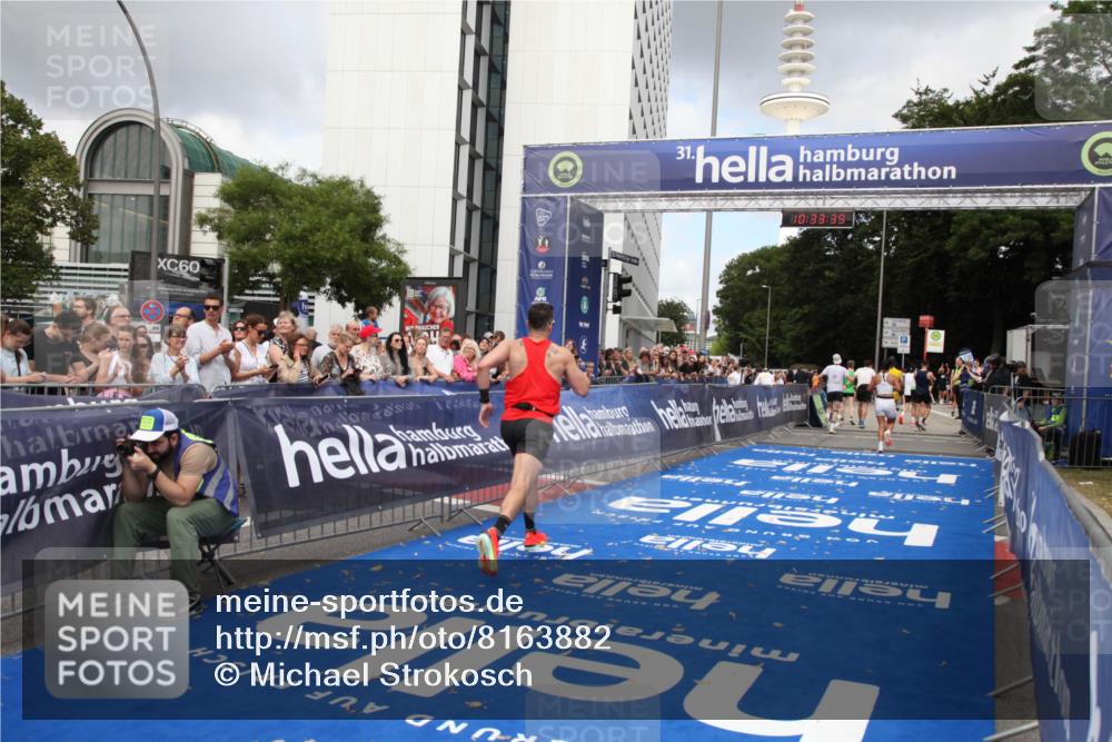 29.06.2025 - hella hamburg halbmarathon Michael Strokosch http://msf.ph/oto/8163882 29.06.2025 10:33:38 Ziel 1053, 2836, 8312, 14975, 15326, 16931, 17191, 18854 meine-sportfotos.de