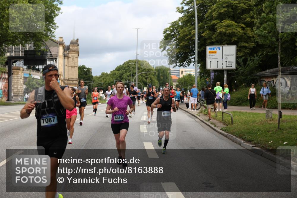 29.06.2025 - hella hamburg halbmarathon Yannick Fuchs http://msf.ph/oto/8163888 29.06.2025 10:39:52 20KM 2188, 2270, 2367, 2470, 2707, 3056, 3186, 4277, 4854, 5623, 5648, 5706, 6054, 6071, 6819, 6831, 7056, 7087, 7385, 7709, 8374, 9105, 9585, 9710, 9720, 10741, 11291, 11688, 11821, 12643, 12783, 13919, 14374, 14385, 14764, 15365, 15563, 15636, 15651, 16513, 16617, 16725, 17544, 17960, 18055, 18185, 18346, 18407, 18637, 18638, 18862, 18878, 19116 meine-sportfotos.de