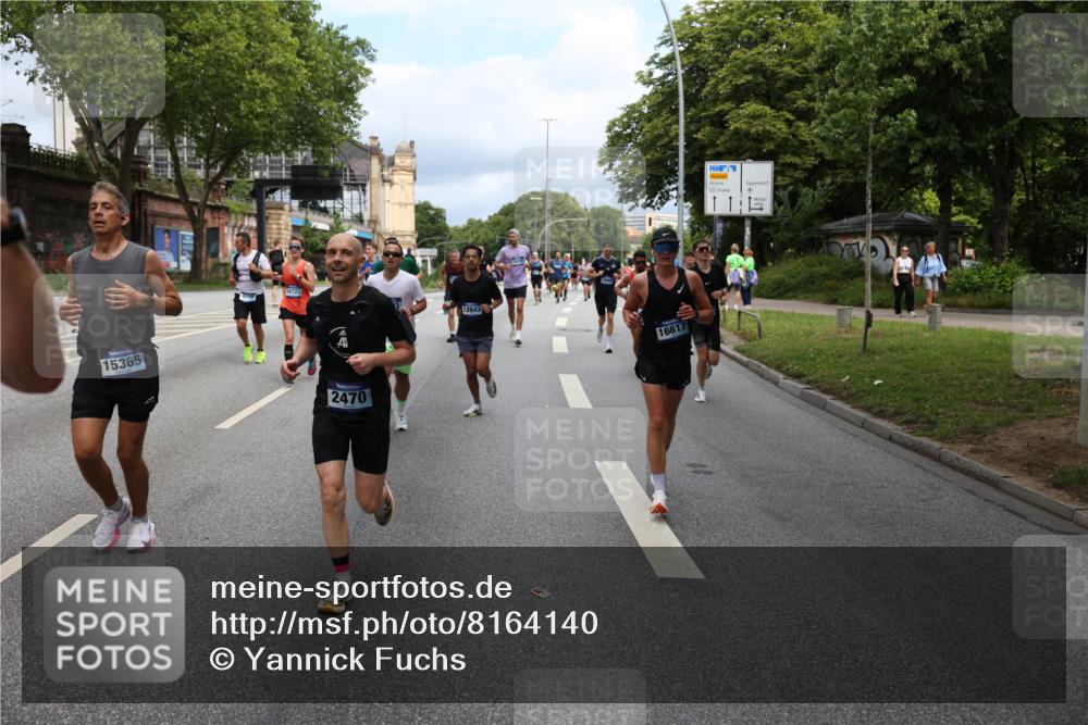29.06.2025 - hella hamburg halbmarathon Yannick Fuchs http://msf.ph/oto/8164140 29.06.2025 10:39:57 20KM 2188, 2270, 2367, 2470, 2590, 2707, 3056, 3186, 4277, 4854, 5623, 5648, 5706, 6054, 6071, 6290, 6831, 7056, 7385, 7450, 7709, 8374, 9105, 9585, 9710, 11291, 11495, 11821, 12643, 12783, 13919, 14374, 14385, 14764, 15365, 15563, 15636, 16513, 16617, 16624, 16725, 17499, 17674, 17835, 17960, 18081, 18185, 18346, 18407, 18637, 18862, 18878, 19116 meine-sportfotos.de