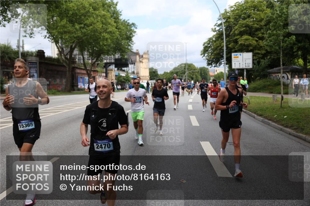 29.06.2025 - hella hamburg halbmarathon Yannick Fuchs http://msf.ph/oto/8164163 29.06.2025 10:39:57 20KM 2188, 2270, 2367, 2470, 2590, 2707, 3056, 3186, 4277, 4854, 5623, 5648, 5706, 6054, 6071, 6290, 6831, 7056, 7385, 7450, 7709, 8374, 9105, 9585, 9710, 11291, 11495, 11821, 12643, 12783, 13919, 14374, 14385, 14764, 15365, 15563, 15636, 16513, 16617, 16624, 16725, 17499, 17674, 17835, 17960, 18081, 18185, 18346, 18407, 18637, 18862, 18878, 19116 meine-sportfotos.de