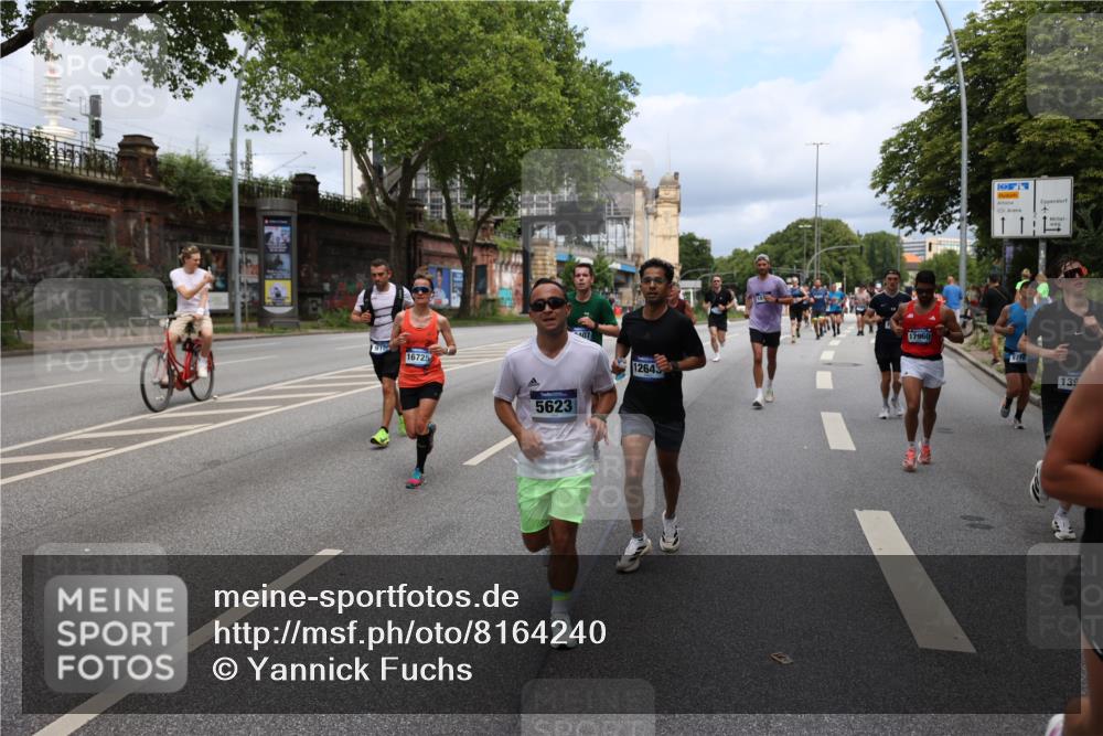 29.06.2025 - hella hamburg halbmarathon Yannick Fuchs http://msf.ph/oto/8164240 29.06.2025 10:39:58 20KM 2188, 2270, 2367, 2470, 2590, 2707, 3056, 3186, 3477, 4277, 4854, 5623, 5648, 5706, 6054, 6071, 6290, 6831, 7056, 7385, 7450, 7709, 8374, 9105, 9585, 9710, 11291, 11495, 11821, 12643, 12783, 13919, 14374, 14385, 14764, 15365, 15563, 15636, 16513, 16617, 16624, 16725, 17499, 17674, 17835, 17960, 18081, 18185, 18346, 18407, 18637, 18862, 18878, 19116 meine-sportfotos.de