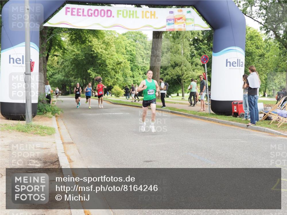 29.06.2025 - hella hamburg halbmarathon MichiJ http://msf.ph/oto/8164246 29.06.2025 10:13:31 Zwischen KM18-KM19 6699 meine-sportfotos.de