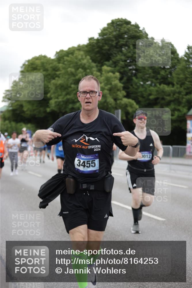 29.06.2025 - hella hamburg halbmarathon Jannik Wohlers http://msf.ph/oto/8164253 29.06.2025 11:04:12 Lombardsbrücke 1649, 2321, 3235, 3335, 3455, 3528, 3793, 4742, 4935, 5425, 5485, 5578, 5619, 5766, 6499, 7353, 8103, 8225, 8568, 9014, 9042, 9044, 9330, 9679, 9760, 10012, 10482, 11254, 11978, 12884, 14151, 14169, 14723, 14748, 14960, 15007, 15989, 16259, 16294, 16442, 17420, 17923, 18017, 18072, 18073, 18085, 18408, 19238 meine-sportfotos.de