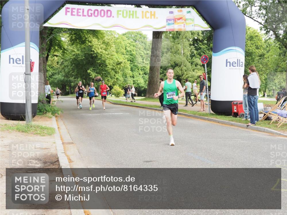 29.06.2025 - hella hamburg halbmarathon MichiJ http://msf.ph/oto/8164335 29.06.2025 10:13:32 Zwischen KM18-KM19 6699 meine-sportfotos.de