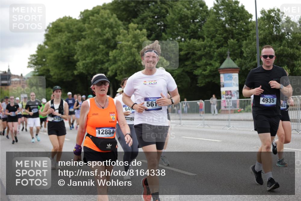 29.06.2025 - hella hamburg halbmarathon Jannik Wohlers http://msf.ph/oto/8164338 29.06.2025 11:04:17 Lombardsbrücke 2181, 2549, 3235, 3270, 3335, 3455, 3528, 3793, 3969, 4935, 5536, 5578, 5619, 5766, 6499, 7061, 7063, 7220, 7353, 8103, 9014, 9042, 9044, 9377, 9679, 10012, 10482, 11254, 11288, 11397, 11669, 11805, 11927, 11978, 12195, 14151, 14723, 14960, 15007, 15213, 15314, 15989, 15990, 16259, 16442, 16583, 16596, 17923, 18085 meine-sportfotos.de