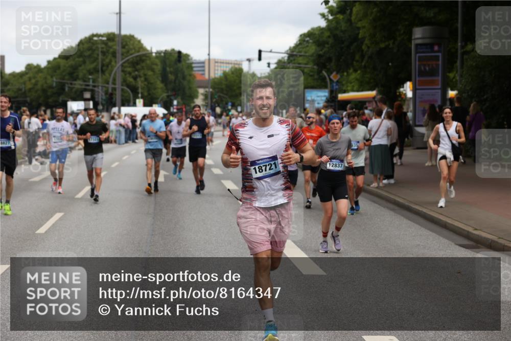 29.06.2025 - hella hamburg halbmarathon Yannick Fuchs http://msf.ph/oto/8164347 29.06.2025 10:59:52 20KM 1249, 1526, 1559, 2782, 3039, 3199, 4146, 4187, 4613, 5150, 5396, 5742, 6585, 7888, 7935, 8423, 8578, 8894, 9339, 9405, 9477, 9829, 10100, 11208, 11614, 11887, 12255, 12313, 12837, 14176, 14306, 14607, 15377, 15963, 16166, 16395, 17059, 17321, 17866, 18199, 18240, 18261, 18525, 18655, 18721, 18726, 18827, 19173 meine-sportfotos.de