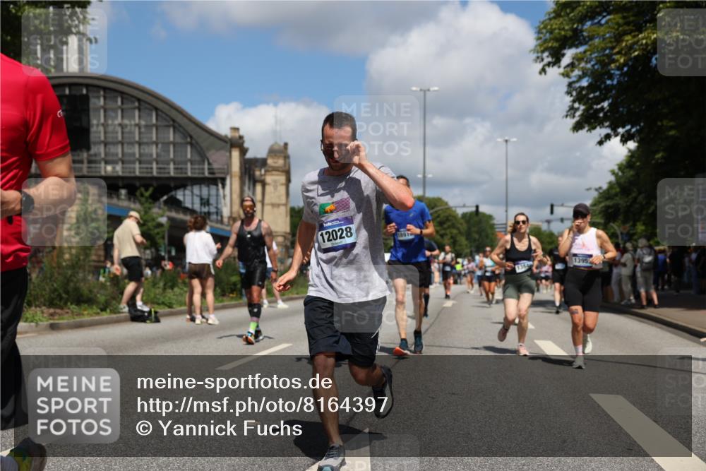 29.06.2025 - hella hamburg halbmarathon Yannick Fuchs http://msf.ph/oto/8164397 29.06.2025 11:37:36 20KM 1661, 1685, 1721, 2572, 3524, 3607, 3810, 3884, 3896, 4139, 4612, 4756, 4921, 5139, 5229, 5249, 6112, 6189, 6250, 6344, 6751, 8560, 8745, 8984, 8993, 9331, 9333, 9455, 9644, 10145, 10626, 10627, 11097, 11479, 11637, 11816, 11817, 12028, 12298, 12382, 12625, 12687, 12688, 13018, 13195, 13577, 13848, 13862, 13952, 14037, 14406, 14516, 14517, 15669, 16260, 16306, 16390, 16559, 17267, 17368, 17666, 17879, 18160, 18332, 18544, 18918 meine-sportfotos.de