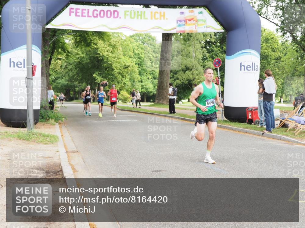 29.06.2025 - hella hamburg halbmarathon MichiJ http://msf.ph/oto/8164420 29.06.2025 10:13:32 Zwischen KM18-KM19 6699 meine-sportfotos.de