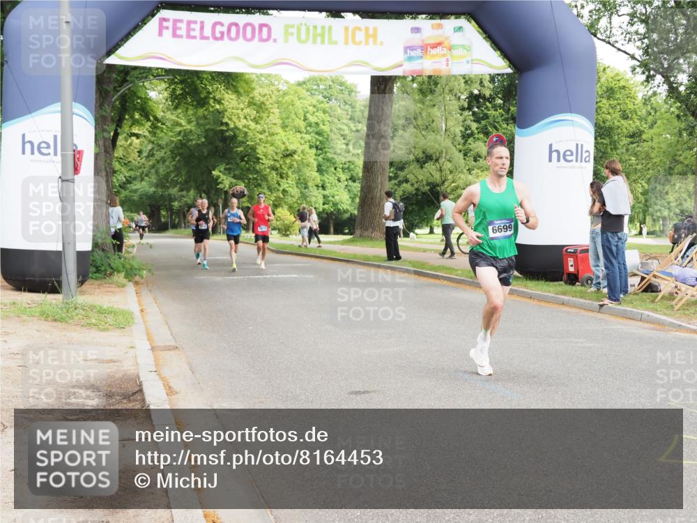 29.06.2025 - hella hamburg halbmarathon MichiJ http://msf.ph/oto/8164453 29.06.2025 10:13:32 Zwischen KM18-KM19 6699 meine-sportfotos.de
