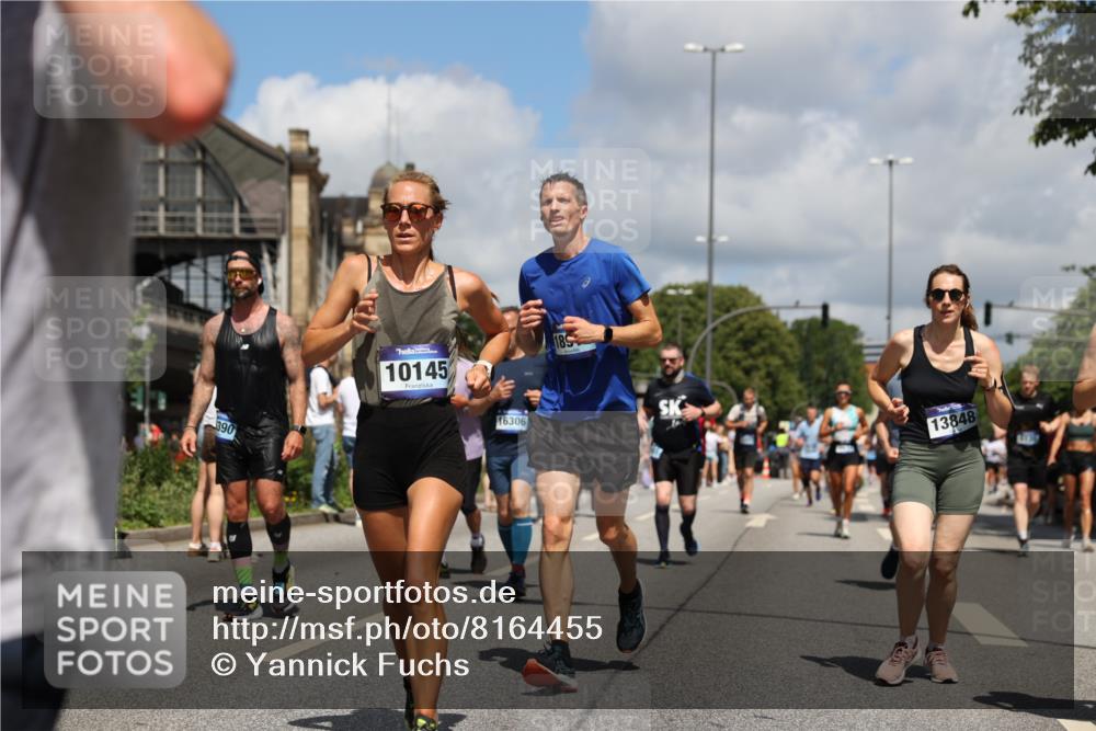 29.06.2025 - hella hamburg halbmarathon Yannick Fuchs http://msf.ph/oto/8164455 29.06.2025 11:37:37 20KM 1661, 1685, 1721, 2572, 3524, 3607, 3810, 3884, 3896, 4139, 4612, 4756, 4921, 5139, 5229, 6112, 6189, 6250, 6344, 6751, 8560, 8745, 8984, 8993, 9009, 9331, 9333, 9455, 9644, 10145, 10626, 10627, 11097, 11479, 11637, 11816, 11817, 12028, 12298, 12625, 12687, 12688, 13018, 13195, 13577, 13848, 13862, 13952, 14037, 14516, 14517, 15669, 16260, 16306, 16390, 16559, 17267, 17368, 17666, 17879, 18160, 18332, 18544, 18674, 18918 meine-sportfotos.de
