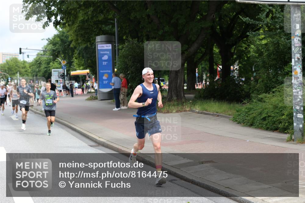29.06.2025 - hella hamburg halbmarathon Yannick Fuchs http://msf.ph/oto/8164475 29.06.2025 10:22:10 20KM 1065, 1577, 5344, 9079, 9097, 10848, 12992, 14019, 15023, 15136, 15671, 18124, 19050 meine-sportfotos.de