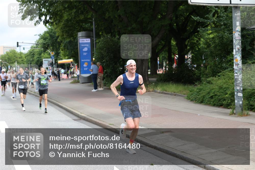 29.06.2025 - hella hamburg halbmarathon Yannick Fuchs http://msf.ph/oto/8164480 29.06.2025 10:22:11 20KM 1065, 1577, 5344, 9079, 9097, 10848, 12992, 14019, 15023, 15136, 15671, 18124, 19050 meine-sportfotos.de