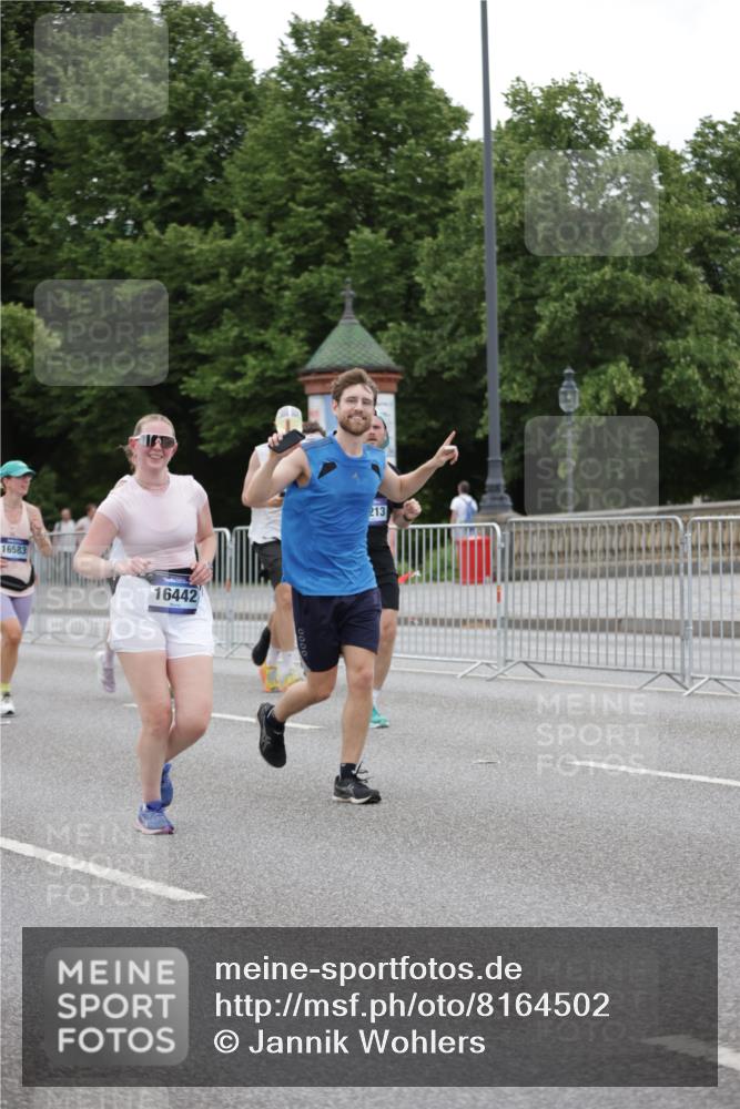 29.06.2025 - hella hamburg halbmarathon Jannik Wohlers http://msf.ph/oto/8164502 29.06.2025 11:04:20 Lombardsbrücke 2181, 2549, 3235, 3270, 3335, 3643, 3969, 4935, 5536, 5578, 5619, 6499, 7061, 7063, 7220, 8103, 9014, 9042, 9044, 9377, 9679, 10012, 10482, 11254, 11288, 11397, 11669, 11805, 11927, 11940, 12195, 14960, 15007, 15213, 15314, 15989, 15990, 16210, 16259, 16442, 16583, 16596, 17923, 18085 meine-sportfotos.de