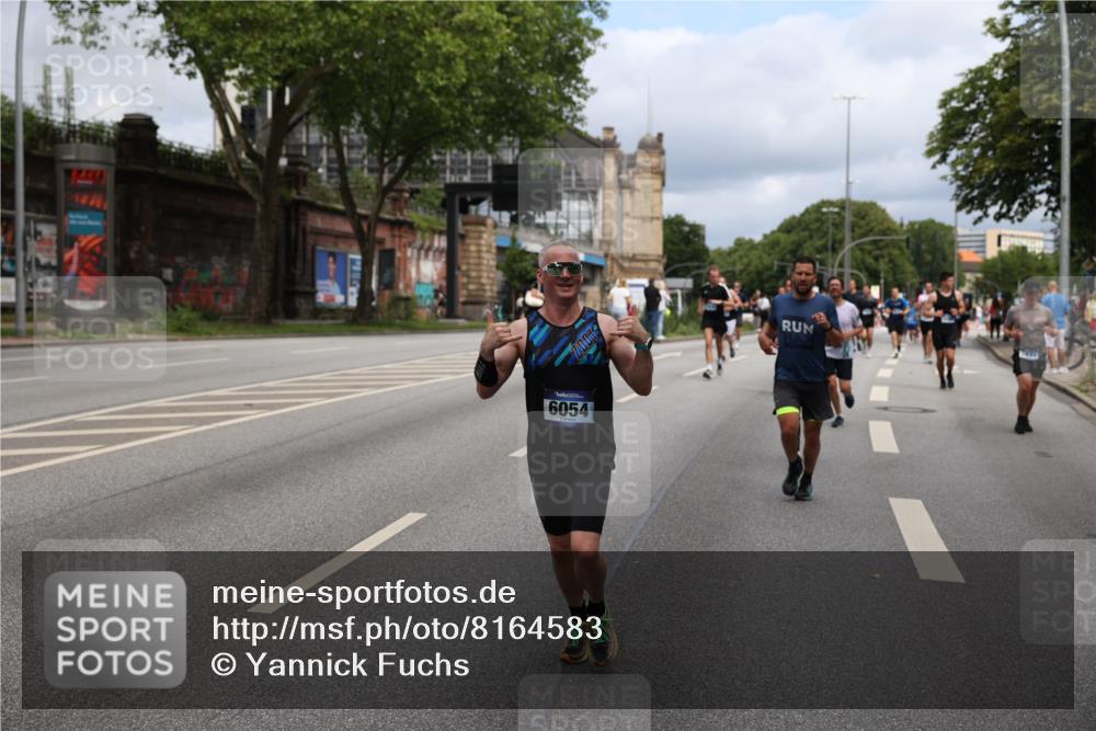 29.06.2025 - hella hamburg halbmarathon Yannick Fuchs http://msf.ph/oto/8164583 29.06.2025 10:40:03 20KM 1569, 2138, 2270, 2367, 2590, 2707, 3056, 3186, 3477, 4277, 4345, 4854, 5648, 5706, 6054, 6071, 6290, 6460, 6711, 6831, 7056, 7385, 7450, 8374, 9105, 9585, 10792, 10796, 11291, 11495, 11821, 12084, 12277, 13525, 14374, 14385, 14764, 14911, 15563, 15636, 16513, 16624, 17499, 17674, 17835, 18081, 18185, 18346, 18637, 18862, 18878 meine-sportfotos.de