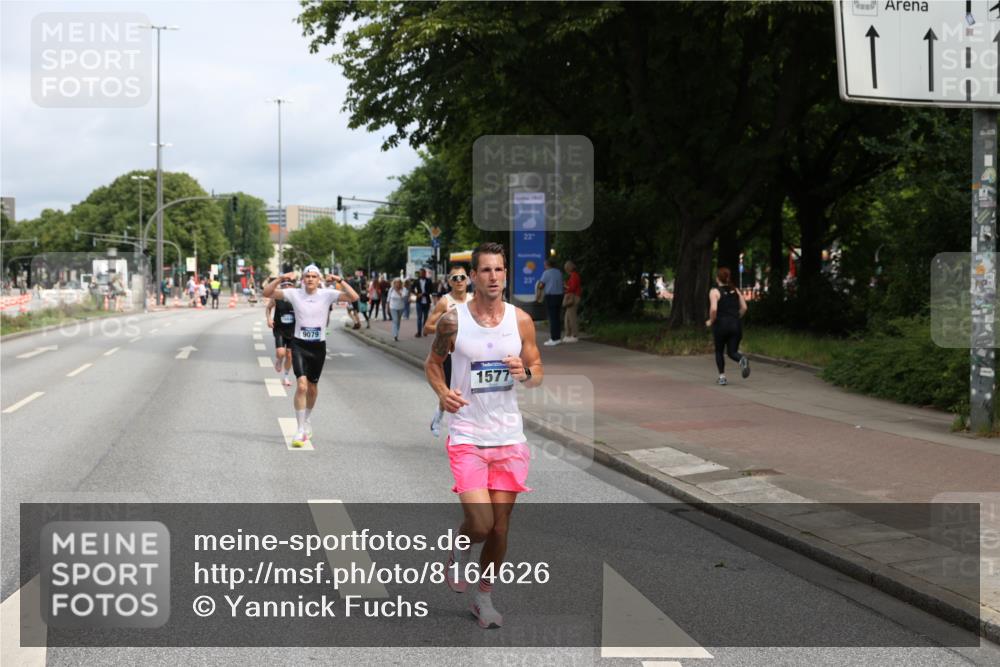 29.06.2025 - hella hamburg halbmarathon Yannick Fuchs http://msf.ph/oto/8164626 29.06.2025 10:22:15 20KM 1065, 1577, 5344, 9079, 9097, 10848, 12992, 13956, 14019, 14828, 15023, 15136, 15671, 18037, 18124, 19050 meine-sportfotos.de