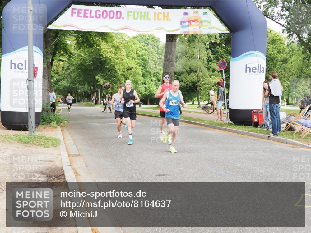 29.06.2025 - hella hamburg halbmarathon MichiJ http://msf.ph/oto/8164637 29.06.2025 10:13:35 Zwischen KM18-KM19 2459, 6699, 6816, 9447 meine-sportfotos.de