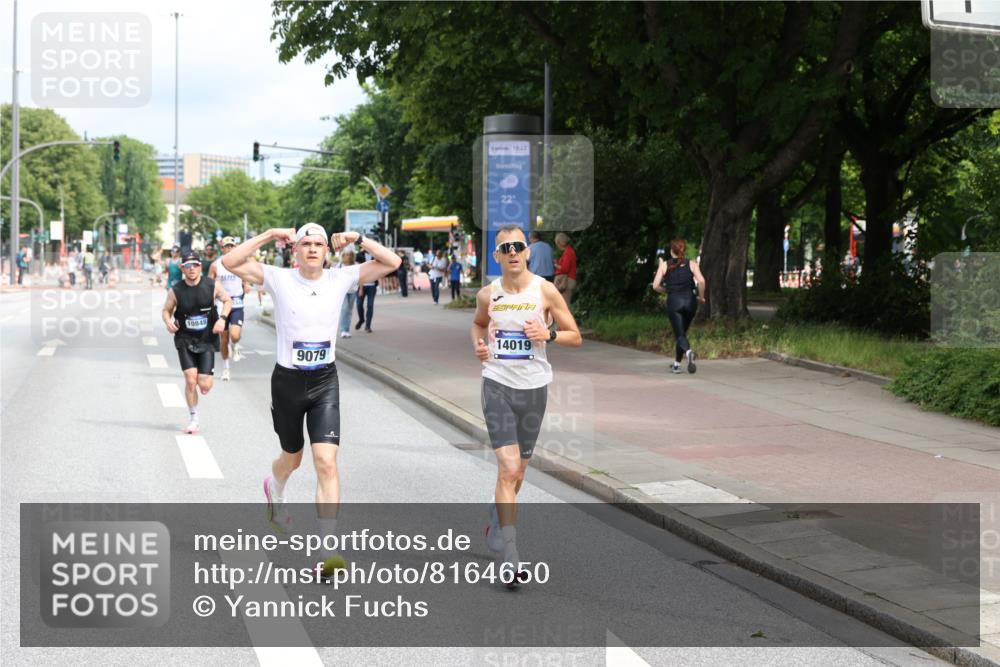 29.06.2025 - hella hamburg halbmarathon Yannick Fuchs http://msf.ph/oto/8164650 29.06.2025 10:22:16 20KM 1065, 1577, 5344, 9079, 9097, 10848, 13956, 14019, 14828, 15023, 15136, 15671, 18037, 18124, 19050 meine-sportfotos.de