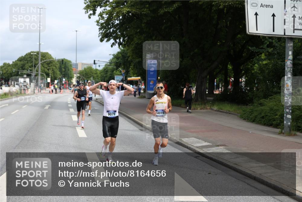 29.06.2025 - hella hamburg halbmarathon Yannick Fuchs http://msf.ph/oto/8164656 29.06.2025 10:22:16 20KM 1065, 1577, 5344, 9079, 9097, 10848, 13956, 14019, 14828, 15023, 15136, 15671, 18037, 18124, 19050 meine-sportfotos.de