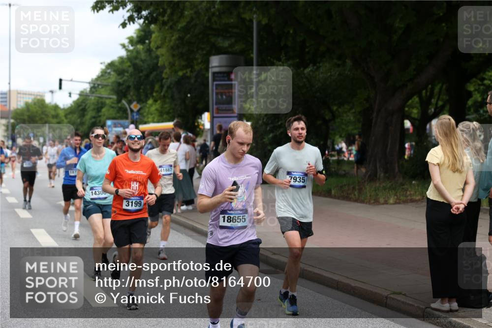 29.06.2025 - hella hamburg halbmarathon Yannick Fuchs http://msf.ph/oto/8164700 29.06.2025 10:59:55 20KM 1526, 1559, 3039, 3199, 4146, 4187, 4613, 5150, 5396, 5742, 6572, 6585, 7935, 8894, 9339, 9405, 9477, 9829, 10100, 10736, 11208, 11887, 12255, 12313, 12837, 14176, 14306, 14607, 15377, 15963, 16166, 16395, 17059, 17321, 17866, 18199, 18240, 18261, 18525, 18655, 18721, 18726, 18827, 19173 meine-sportfotos.de