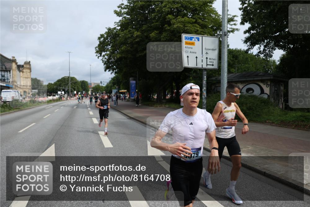 29.06.2025 - hella hamburg halbmarathon Yannick Fuchs http://msf.ph/oto/8164708 29.06.2025 10:22:18 20KM 1065, 1577, 5344, 9079, 9097, 10848, 13956, 14019, 14828, 15023, 15136, 15671, 18037, 18124, 19050 meine-sportfotos.de