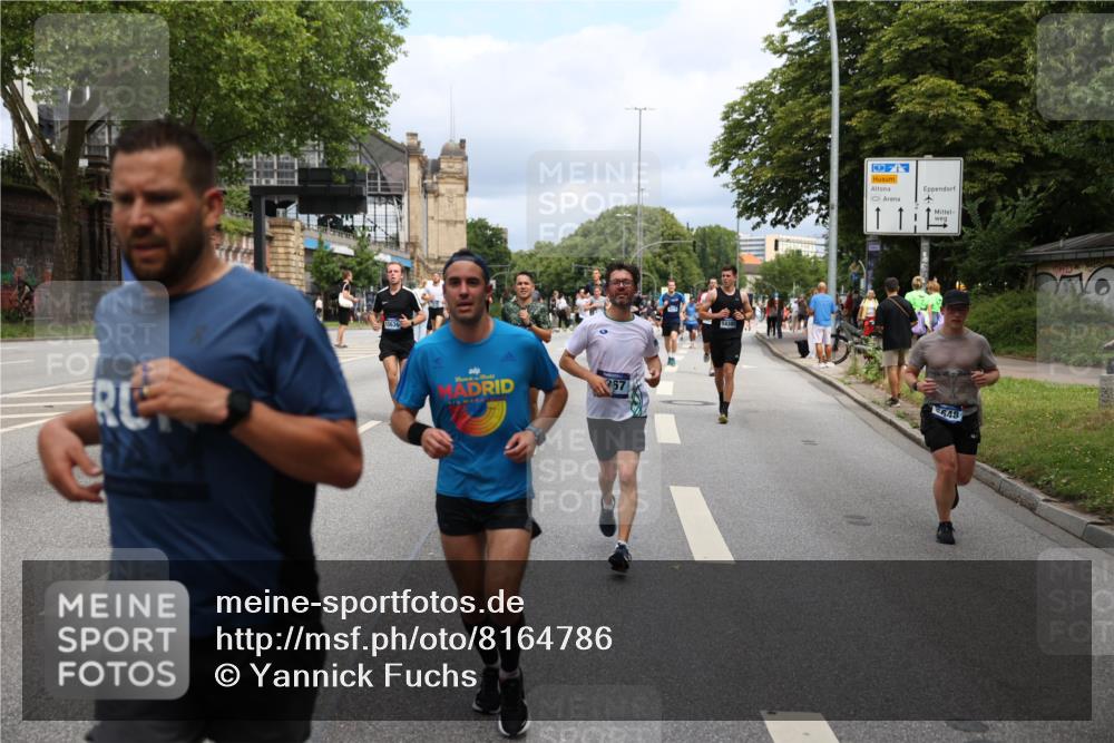 29.06.2025 - hella hamburg halbmarathon Yannick Fuchs http://msf.ph/oto/8164786 29.06.2025 10:40:06 20KM 1569, 1600, 2138, 2270, 2367, 2590, 2707, 3056, 3186, 3477, 4277, 4345, 4854, 5648, 6054, 6071, 6290, 6460, 6711, 7056, 7385, 7450, 8374, 9585, 10792, 10796, 11291, 11495, 11773, 11821, 11936, 12084, 12277, 13525, 14200, 14374, 14385, 14764, 14911, 15563, 15636, 15741, 16513, 16624, 17499, 17674, 17835, 18081, 18346, 18637, 18878 meine-sportfotos.de