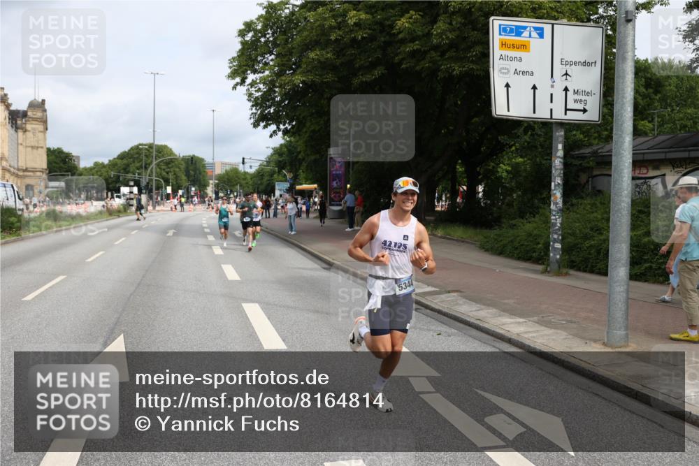 29.06.2025 - hella hamburg halbmarathon Yannick Fuchs http://msf.ph/oto/8164814 29.06.2025 10:22:20 20KM 1065, 1577, 5344, 9079, 9097, 10848, 13956, 14019, 14828, 15023, 15136, 15671, 18037, 18124, 19050 meine-sportfotos.de