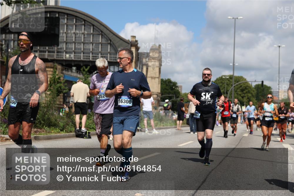 29.06.2025 - hella hamburg halbmarathon Yannick Fuchs http://msf.ph/oto/8164854 29.06.2025 11:37:39 20KM 1314, 1661, 1685, 2572, 3524, 3607, 3810, 3884, 3896, 4139, 4612, 4756, 4921, 5139, 6112, 6189, 6250, 6344, 6751, 8560, 8745, 8984, 8993, 9009, 9331, 9333, 9455, 9644, 10145, 10627, 11097, 11479, 11637, 11816, 11817, 12028, 12298, 12625, 12660, 13018, 13195, 13577, 13848, 13862, 13952, 13957, 14037, 14516, 14517, 15669, 16260, 16306, 16390, 16559, 16560, 17267, 17879, 18160, 18332, 18544, 18674, 18918 meine-sportfotos.de
