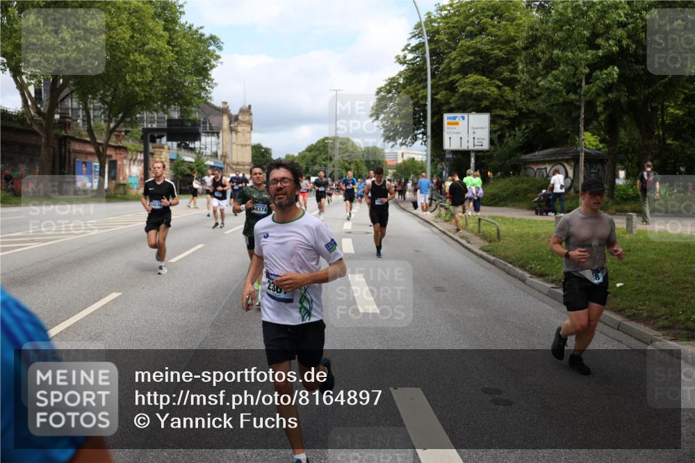 29.06.2025 - hella hamburg halbmarathon Yannick Fuchs http://msf.ph/oto/8164897 29.06.2025 10:40:07 20KM 1569, 1600, 1920, 2138, 2270, 2367, 2590, 2707, 3056, 3186, 3477, 4277, 4345, 4854, 5648, 6054, 6071, 6290, 6460, 6711, 7056, 7385, 7450, 8374, 9585, 10792, 10796, 11495, 11773, 11821, 11936, 12084, 12277, 13525, 14200, 14374, 14385, 14764, 14911, 15563, 15636, 15741, 16513, 16624, 17499, 17674, 17835, 18081, 18346, 18637, 18878 meine-sportfotos.de