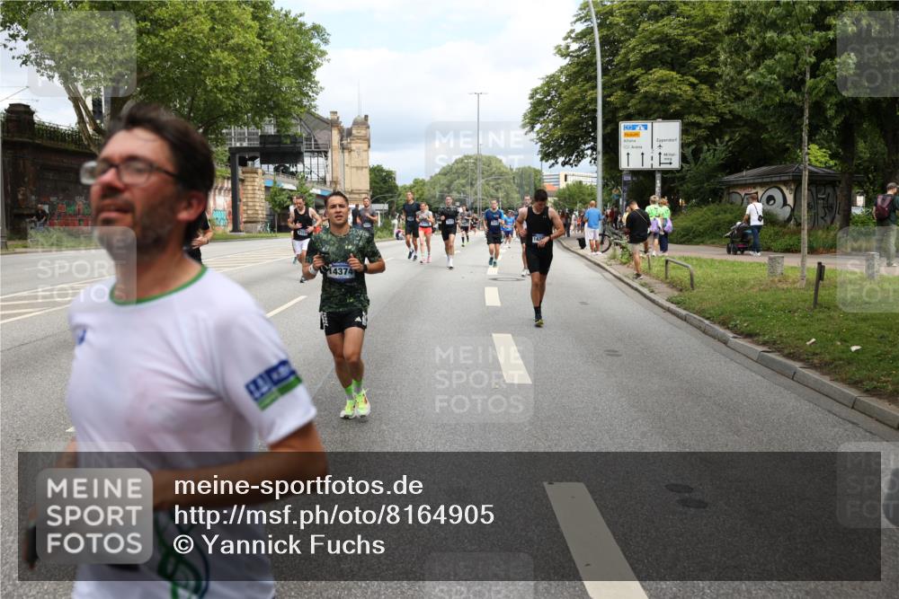 29.06.2025 - hella hamburg halbmarathon Yannick Fuchs http://msf.ph/oto/8164905 29.06.2025 10:40:07 20KM 1569, 1600, 1920, 2138, 2270, 2367, 2590, 2707, 3056, 3186, 3477, 4277, 4345, 4854, 5648, 6054, 6071, 6290, 6460, 6711, 7056, 7385, 7450, 8374, 9585, 10792, 10796, 11495, 11773, 11821, 11936, 12084, 12277, 13525, 14200, 14374, 14385, 14764, 14911, 15563, 15636, 15741, 16513, 16624, 17499, 17674, 17835, 18081, 18346, 18637, 18878 meine-sportfotos.de