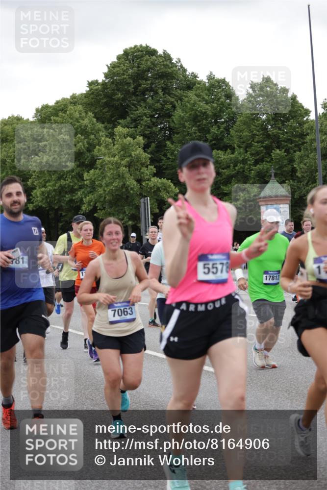 29.06.2025 - hella hamburg halbmarathon Jannik Wohlers http://msf.ph/oto/8164906 29.06.2025 11:04:25 Lombardsbrücke 1081, 1082, 1112, 1127, 2181, 2549, 2872, 3270, 3643, 3969, 4673, 5536, 5578, 6499, 7061, 7063, 7157, 7220, 7510, 7887, 8103, 9040, 9042, 9044, 9089, 9207, 9377, 9679, 10014, 10642, 10678, 11151, 11288, 11397, 11669, 11805, 11927, 11940, 11990, 12195, 12340, 12451, 15007, 15058, 15213, 15314, 15989, 15990, 16210, 16259, 16442, 16583, 16596, 17923, 18085 meine-sportfotos.de
