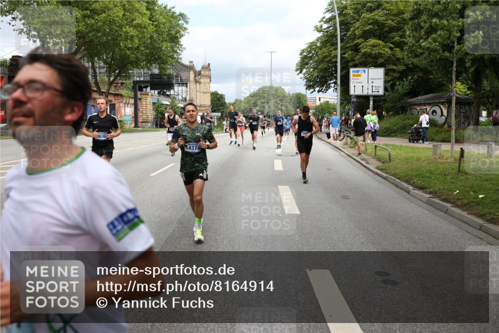 29.06.2025 - hella hamburg halbmarathon Yannick Fuchs http://msf.ph/oto/8164914 29.06.2025 10:40:07 20KM 1569, 1600, 1920, 2138, 2270, 2367, 2590, 2707, 3056, 3186, 3477, 4277, 4345, 4854, 5648, 6054, 6071, 6290, 6460, 6711, 7056, 7385, 7450, 8374, 9585, 10792, 10796, 11495, 11773, 11821, 11936, 12084, 12277, 13525, 14200, 14374, 14385, 14764, 14911, 15563, 15636, 15741, 16513, 16624, 17499, 17674, 17835, 18081, 18346, 18637, 18878 meine-sportfotos.de