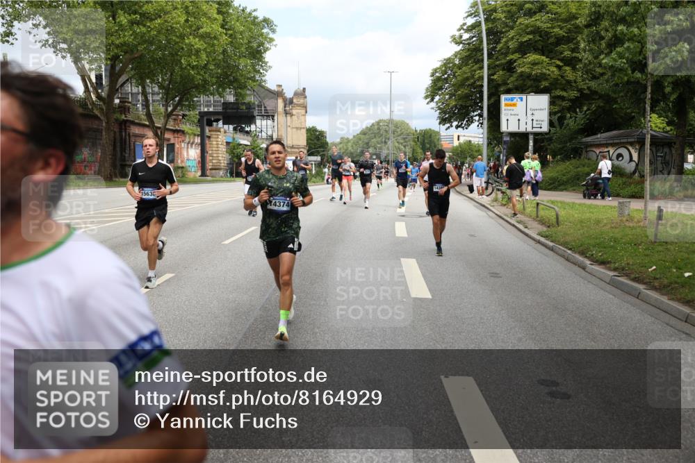 29.06.2025 - hella hamburg halbmarathon Yannick Fuchs http://msf.ph/oto/8164929 29.06.2025 10:40:07 20KM 1569, 1600, 1920, 2138, 2270, 2367, 2590, 2707, 3056, 3186, 3477, 4277, 4345, 4854, 5648, 6054, 6071, 6290, 6460, 6711, 7056, 7385, 7450, 8374, 9585, 10792, 10796, 11495, 11773, 11821, 11936, 12084, 12277, 13525, 14200, 14374, 14385, 14764, 14911, 15563, 15636, 15741, 16513, 16624, 17499, 17674, 17835, 18081, 18346, 18637, 18878 meine-sportfotos.de