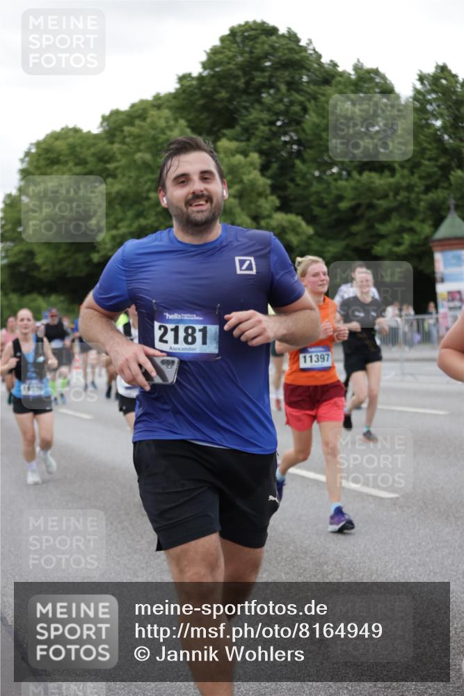 29.06.2025 - hella hamburg halbmarathon Jannik Wohlers http://msf.ph/oto/8164949 29.06.2025 11:04:27 Lombardsbrücke 1081, 1082, 1112, 1127, 2181, 2549, 2872, 3270, 3643, 3969, 4673, 5536, 5578, 7061, 7063, 7157, 7220, 7510, 7887, 8103, 9040, 9042, 9044, 9089, 9207, 9283, 9286, 9377, 9679, 10014, 10642, 10678, 11151, 11288, 11397, 11669, 11805, 11927, 11940, 11990, 12195, 12340, 12451, 12639, 15007, 15058, 15213, 15314, 15989, 15990, 16210, 16259, 16442, 16583, 16596, 17923 meine-sportfotos.de
