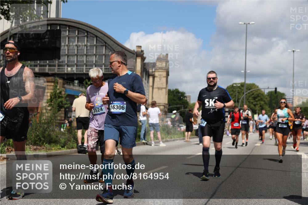 29.06.2025 - hella hamburg halbmarathon Yannick Fuchs http://msf.ph/oto/8164954 29.06.2025 11:37:40 20KM 1314, 1661, 3524, 3607, 3810, 3884, 3896, 4139, 4612, 4921, 5139, 6112, 6189, 6250, 6344, 6379, 6751, 8560, 8745, 8984, 8993, 9009, 9331, 9333, 9455, 9644, 10145, 10269, 11097, 11479, 11637, 12028, 12298, 12318, 12625, 12660, 12661, 13018, 13495, 13577, 13848, 13862, 13952, 13957, 14037, 14516, 14517, 15101, 15669, 16260, 16306, 16390, 16559, 16560, 17267, 17879, 18160, 18332, 18544, 18674, 18918 meine-sportfotos.de