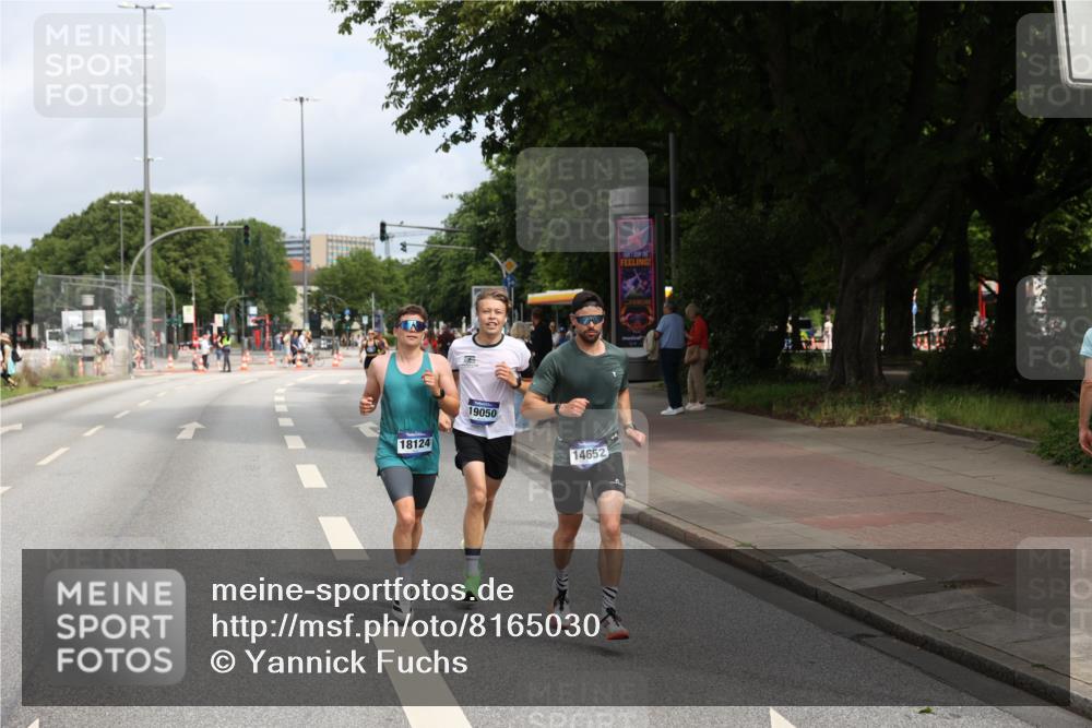 29.06.2025 - hella hamburg halbmarathon Yannick Fuchs http://msf.ph/oto/8165030 29.06.2025 10:22:23 20KM 5344, 9079, 9097, 10485, 10848, 12341, 13956, 14019, 14828, 15136, 18037, 18124, 19050 meine-sportfotos.de